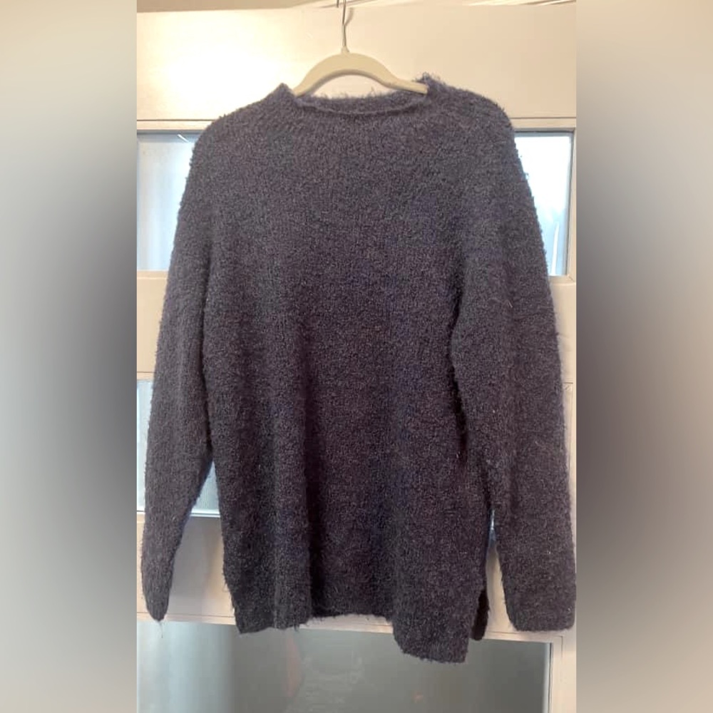 Soft navy sweater. Great for fall. Size large.